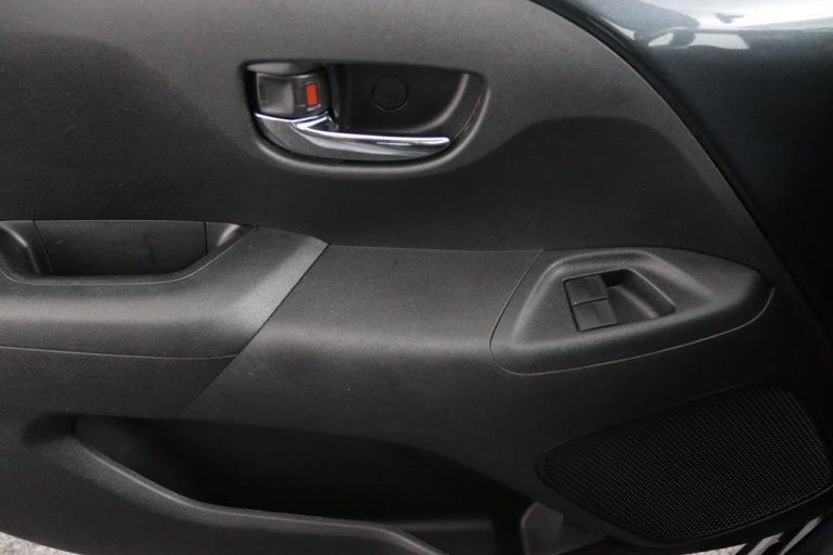 Toyota Aygo - 1.0 VVT-i x-play 34