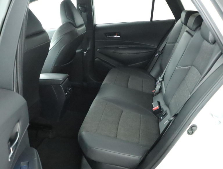 Toyota Corolla Touring Sports - 1.8 Hybrid TeamNL 14