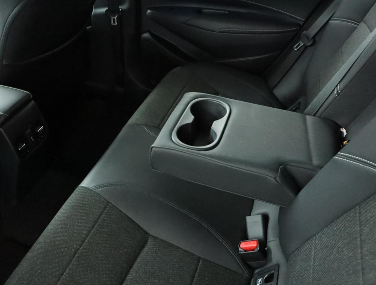 Toyota Corolla Touring Sports - 1.8 Hybrid TeamNL 15