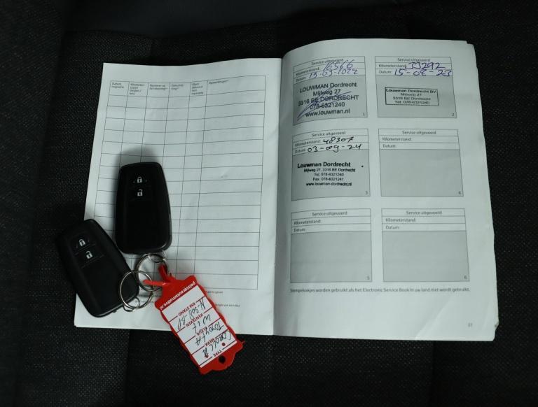 Toyota Corolla Touring Sports - 1.8 Hybrid TeamNL 26