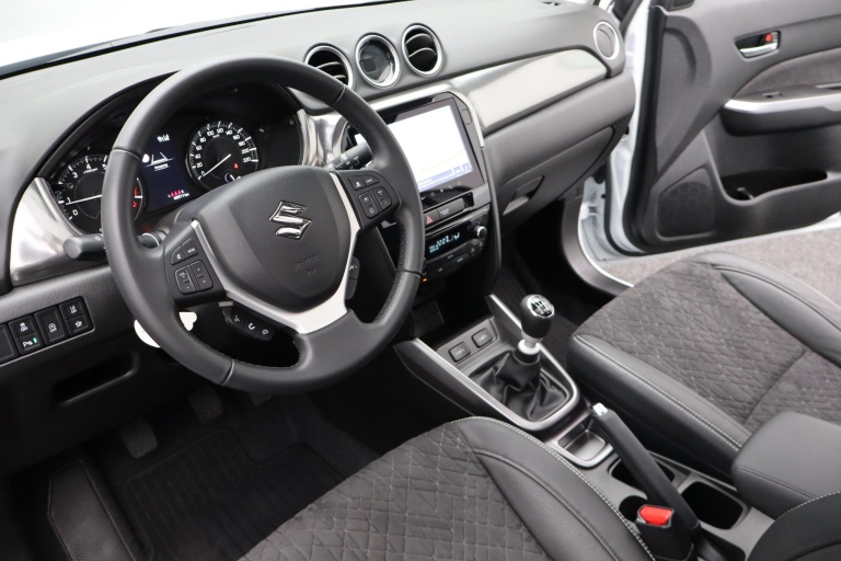 Suzuki Vitara - 1.4 Boosterjet Style Smart Hybrid 27