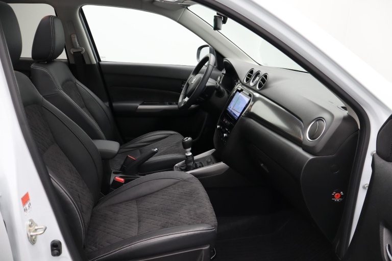 Suzuki Vitara - 1.4 Boosterjet Style Smart Hybrid 28