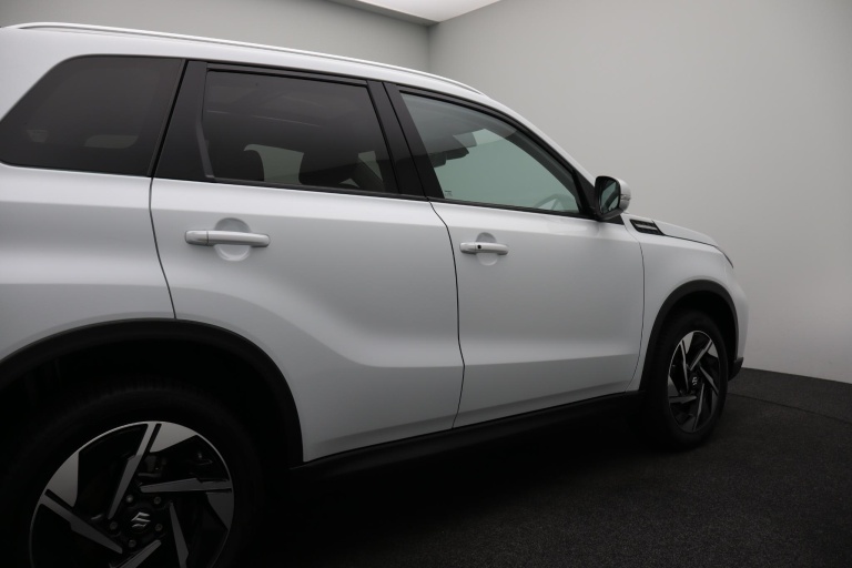 Suzuki Vitara - 1.4 Boosterjet Style Smart Hybrid 37