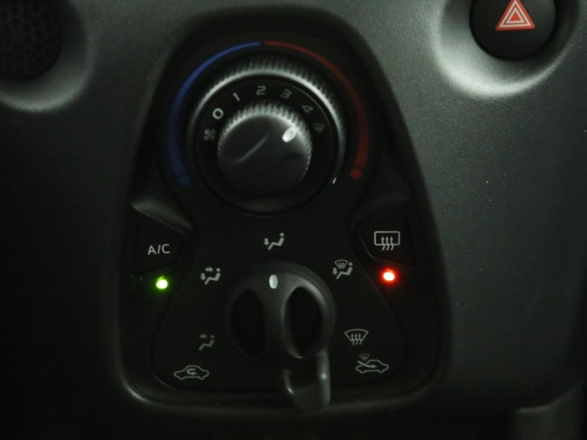 Toyota Aygo - 1.0 VVT-i x-fun