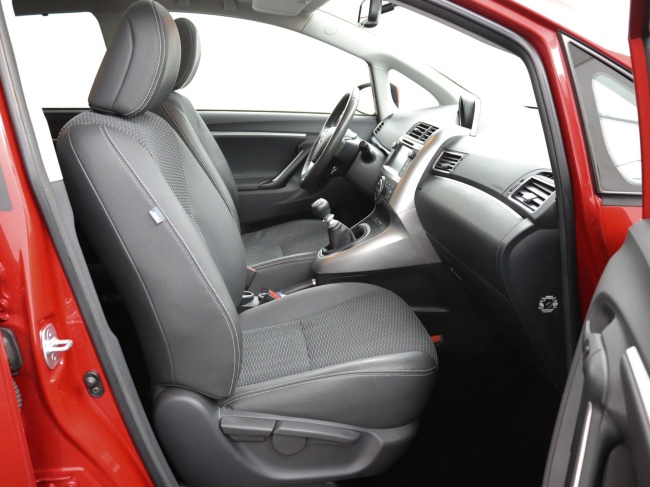 Toyota Verso - 1.8 VVT-i Dynamic Business