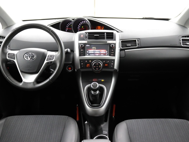 Toyota Verso - 1.8 VVT-i Dynamic Business