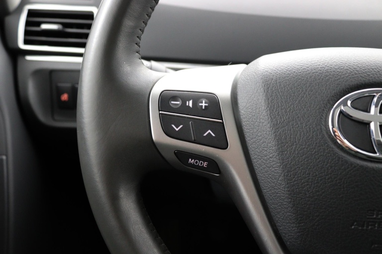 Toyota Verso - 1.8 VVT-i Dynamic Business 16