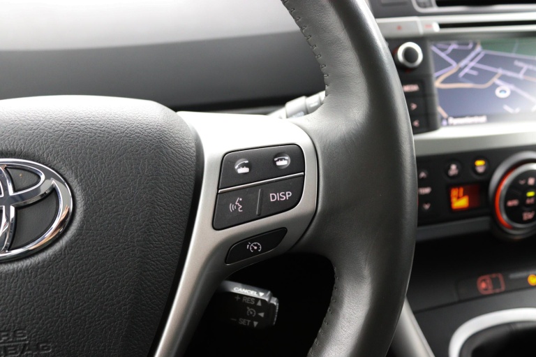 Toyota Verso - 1.8 VVT-i Dynamic Business 17