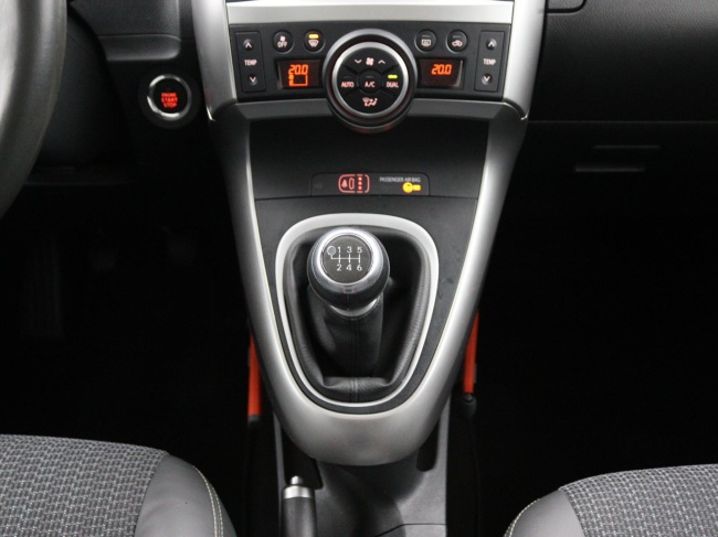 Toyota Verso - 1.8 VVT-i Dynamic Business