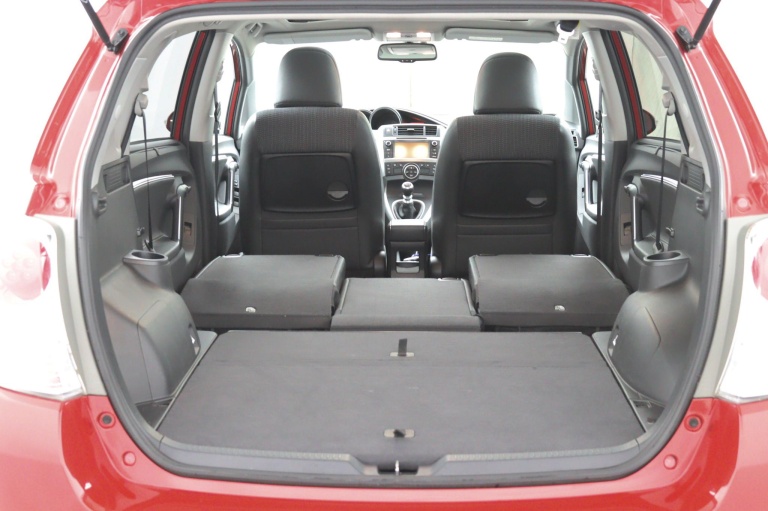 Toyota Verso - 1.8 VVT-i Dynamic Business 30