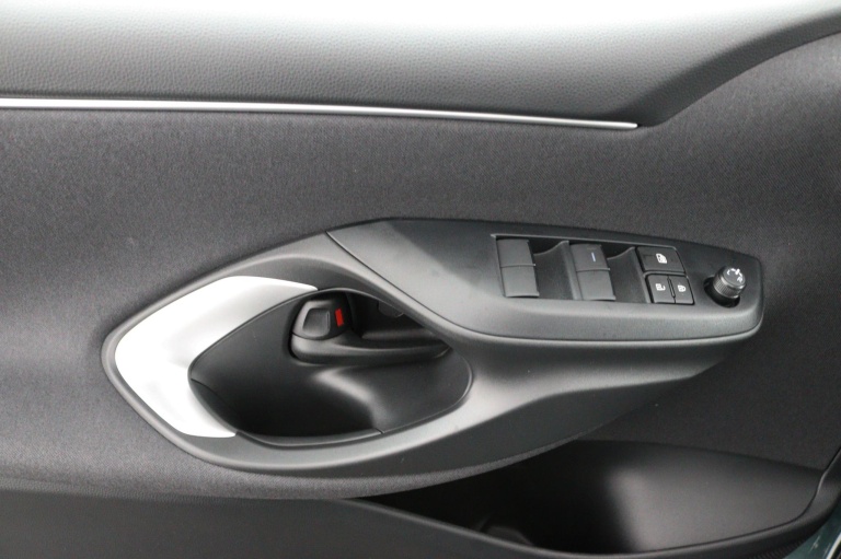 Toyota Yaris - 1.5 Hybrid 115 Comfort 28