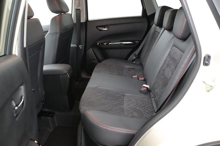 Suzuki Vitara - 1.4 Boosterjet Smart Hybrid Special Edition 12