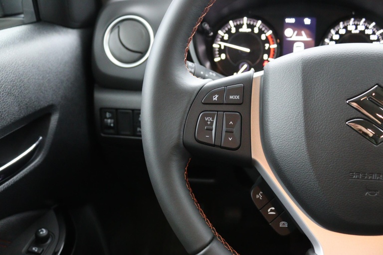 Suzuki Vitara - 1.4 Boosterjet Smart Hybrid Special Edition 18