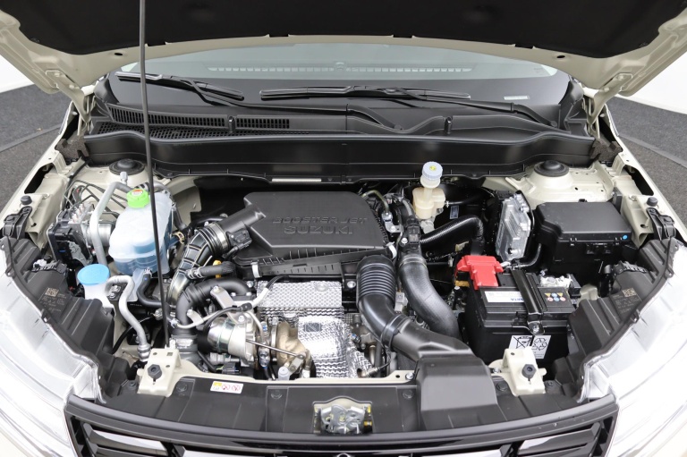Suzuki Vitara - 1.4 Boosterjet Smart Hybrid Special Edition 33