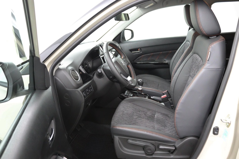 Suzuki Vitara - 1.4 Boosterjet Smart Hybrid Special Edition 9