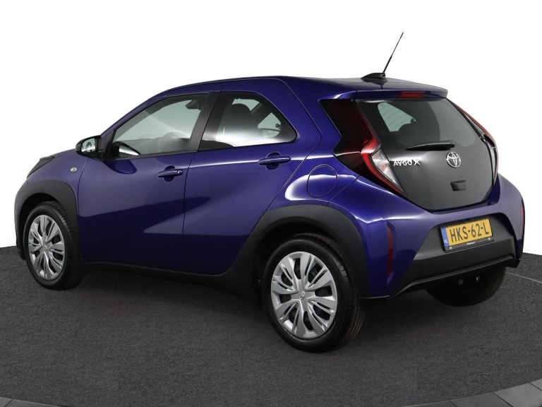 Toyota Aygo X - 1.0 VVT-i MT Play 12