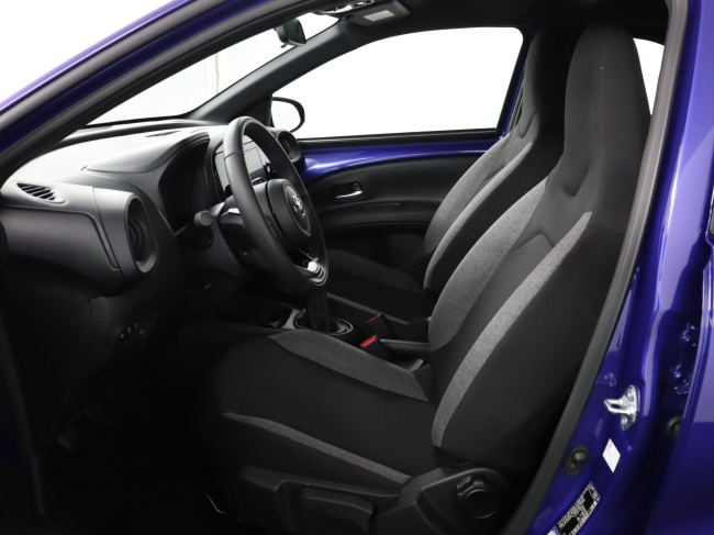 Toyota Aygo X - 1.0 VVT-i MT Play