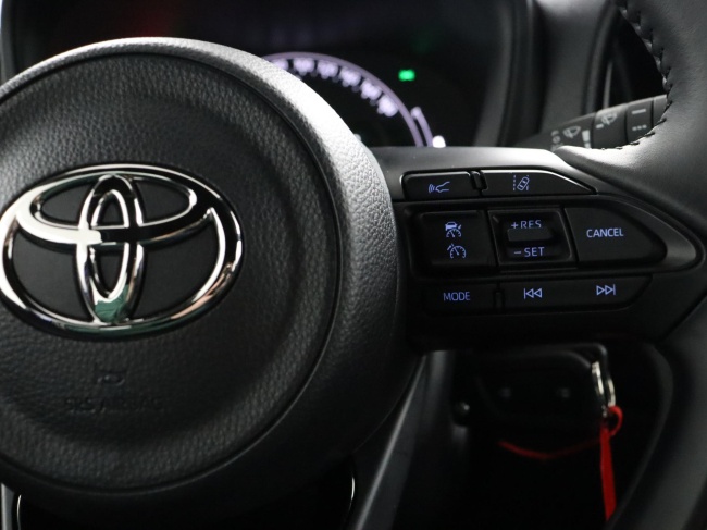 Toyota Aygo X - 1.0 VVT-i MT Play