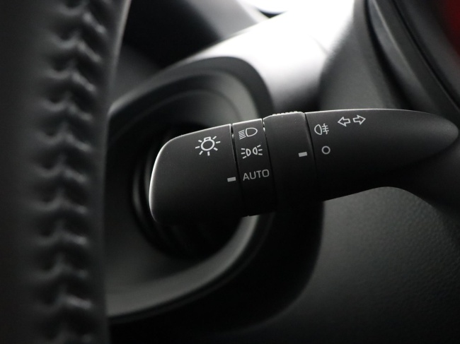 Toyota Aygo X - 1.0 VVT-i MT Play