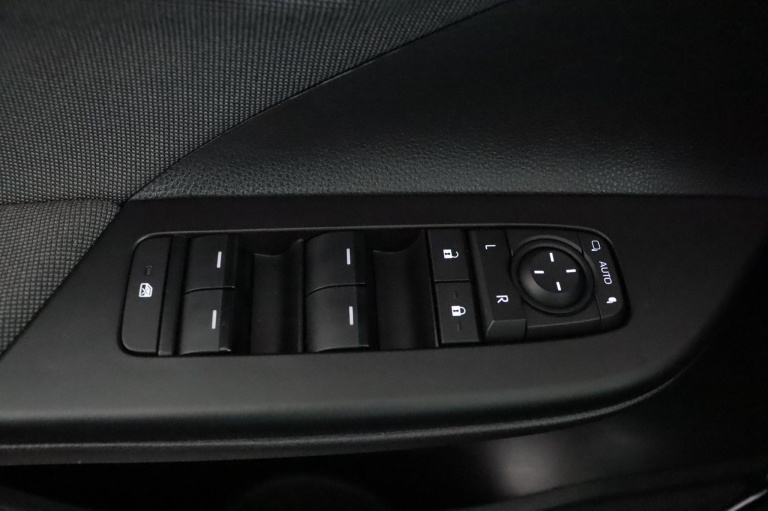 Toyota C-HR - 1.8 Hybrid 140 Dynamic 29