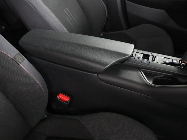 Toyota C-HR - 1.8 Hybrid 140 Dynamic