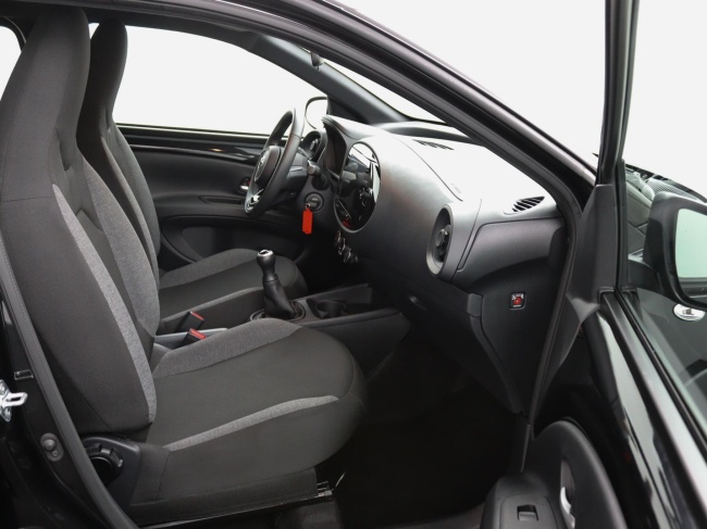 Toyota Aygo X - 1.0 VVT-i MT Play