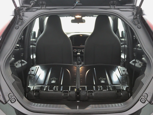 Toyota Aygo X - 1.0 VVT-i MT Play