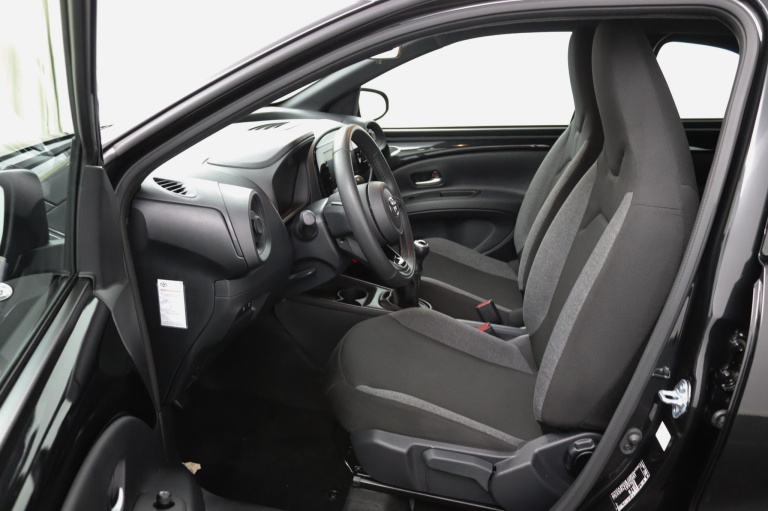 Toyota Aygo X - 1.0 VVT-i MT Play 9