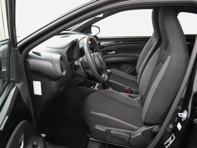 Toyota Aygo X - 1.0 VVT-i MT Play