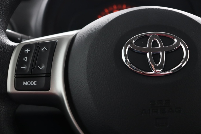 Toyota Yaris - 1.0 VVT-i Comfort 18