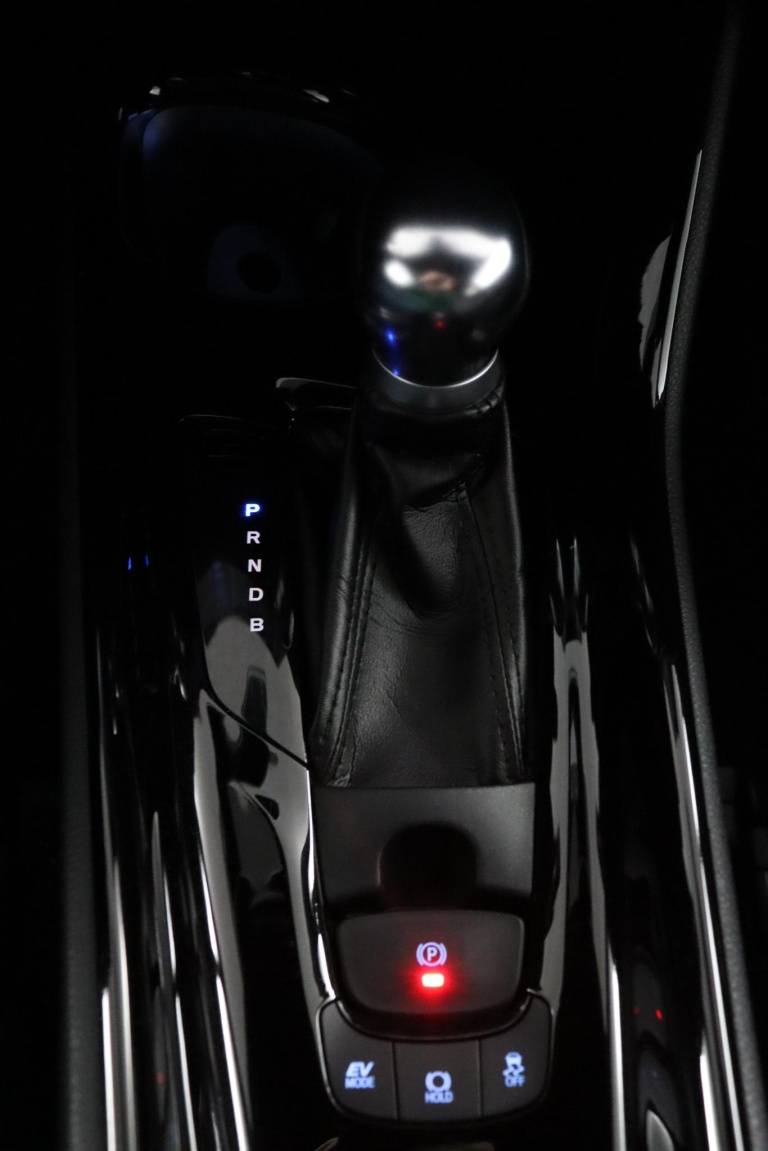 Toyota C-HR - 1.8 Hybrid Executive 27