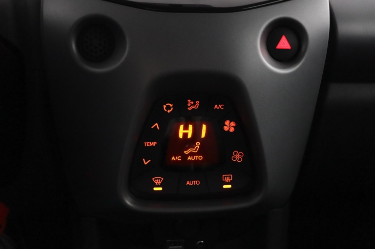 Toyota Aygo - 1.0 VVT-i x-joy 6