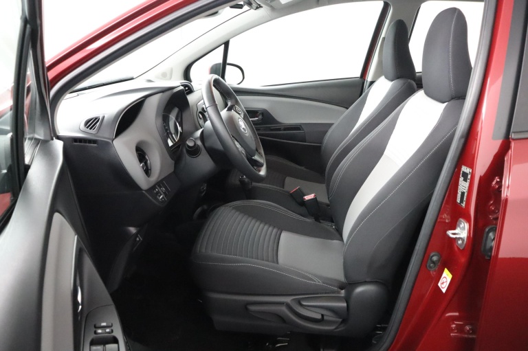 Toyota Yaris - 1.5 Hybrid Active 14