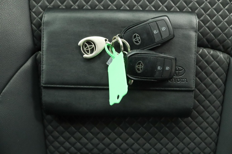 Toyota Yaris - 1.5 Hybrid Executive 11