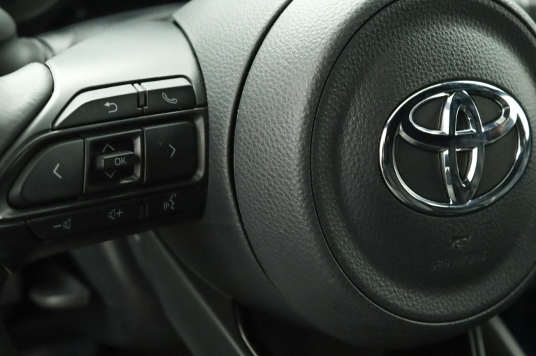 Toyota Yaris - 1.5 Hybrid Executive 19