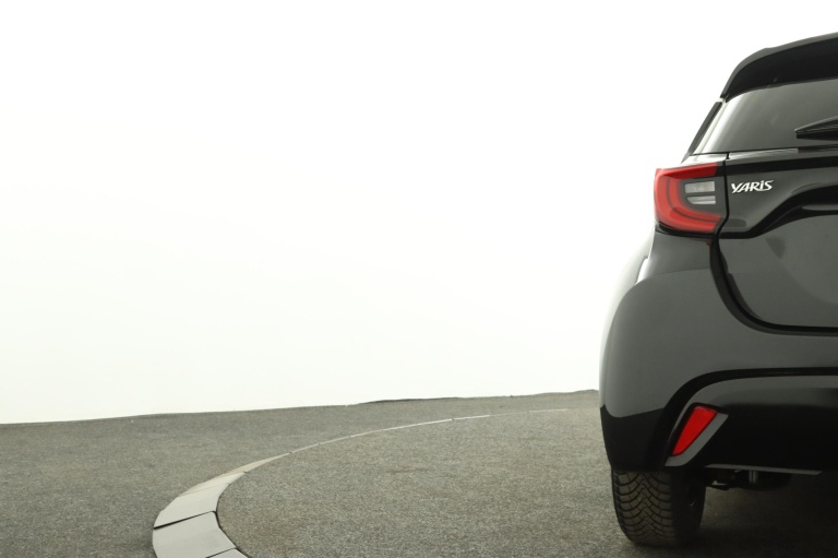 Toyota Yaris - 1.5 Hybrid Executive 39