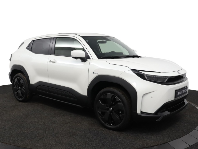 Toyota Urban Cruiser - Executive 61 kWh 14