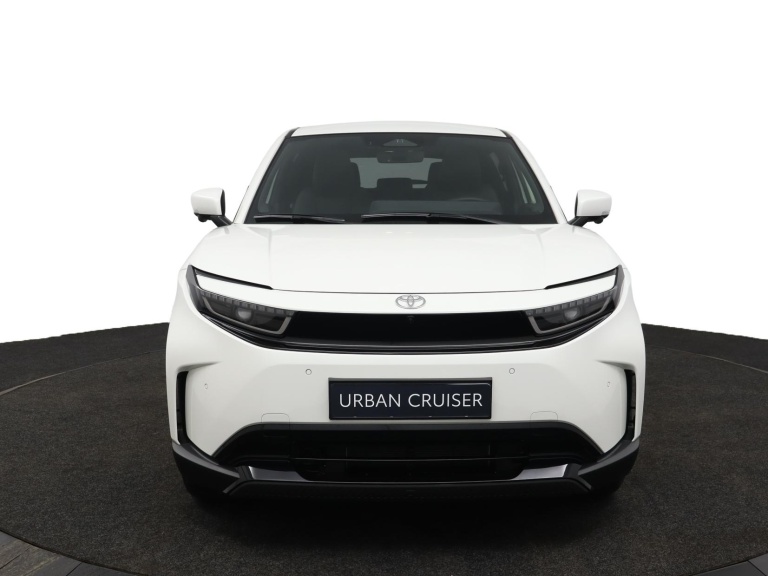 Toyota Urban Cruiser - Executive 61 kWh 16