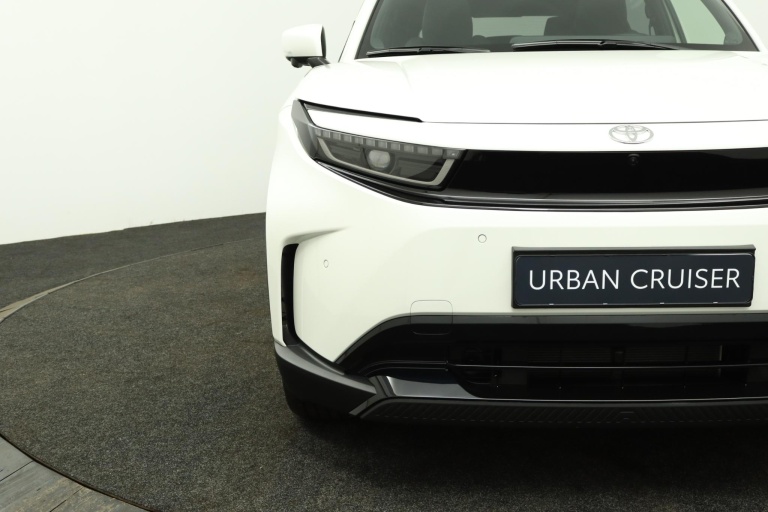 Toyota Urban Cruiser - Executive 61 kWh 58