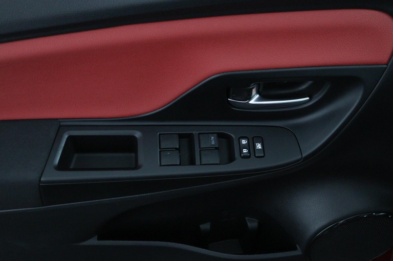 Toyota Yaris - 1.5 Hybrid Premium 29