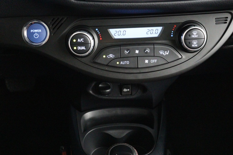 Toyota Yaris - 1.5 Hybrid Premium 7