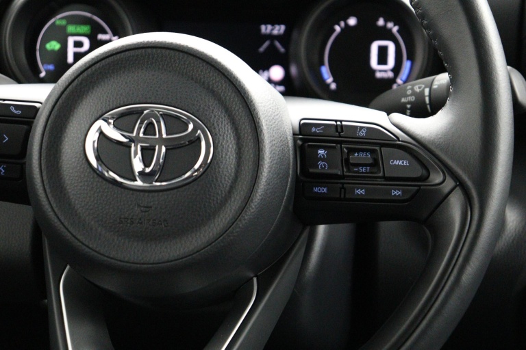 Toyota Yaris - 1.5 Hybrid Dynamic 19