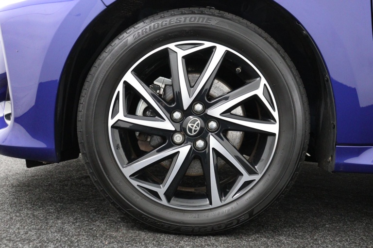 Toyota Yaris - 1.5 Hybrid Dynamic 36