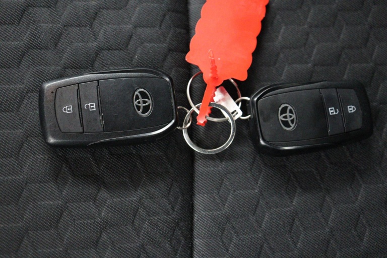 Toyota Yaris - 1.5 Hybrid Dynamic 9