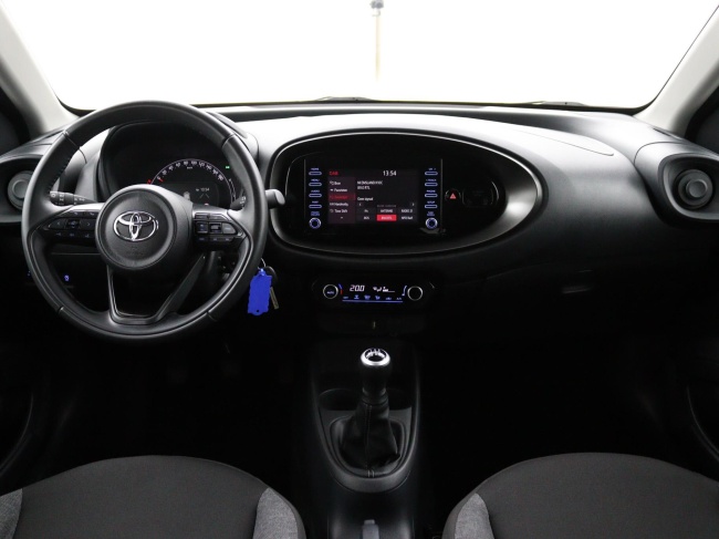 Toyota Aygo X - 1.0 VVT-i MT first