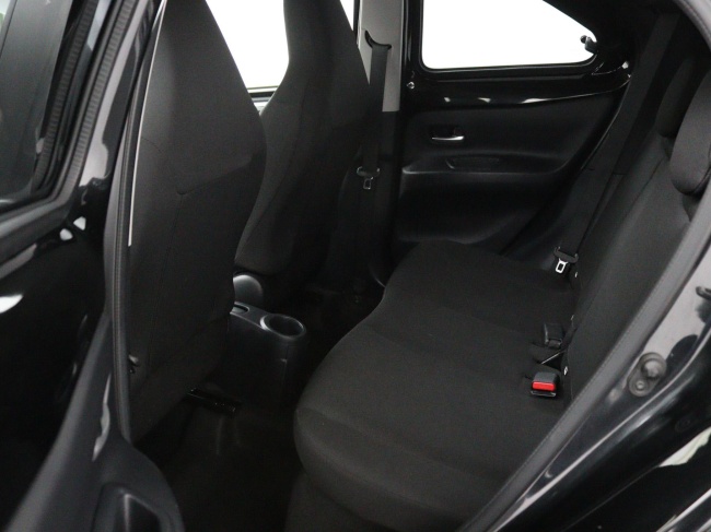 Toyota Aygo X - 1.0 VVT-i MT first