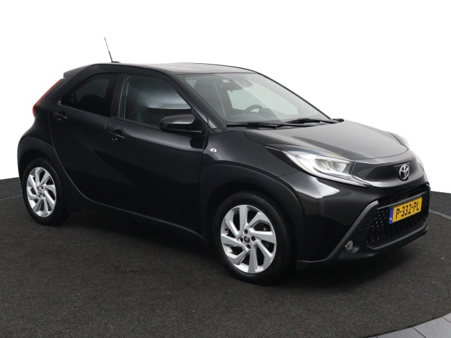 Toyota Aygo X - 1.0 VVT-i MT first