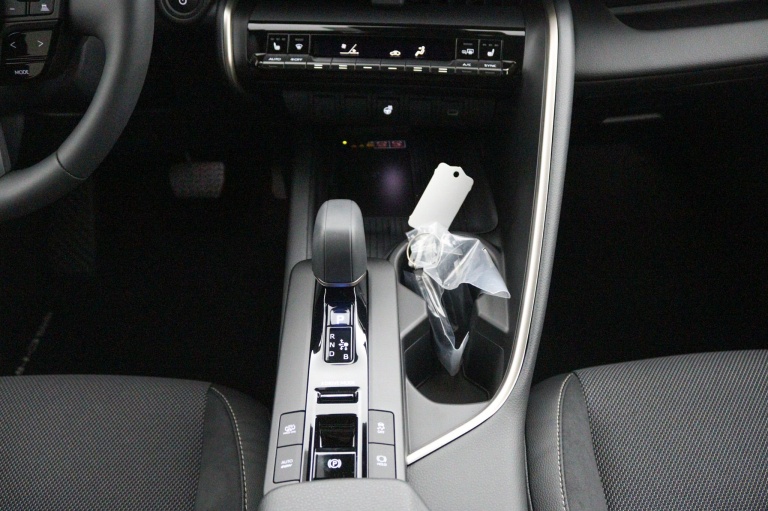 Toyota C-HR - 2.0 Plug-in Hybrid 220 Executive 24