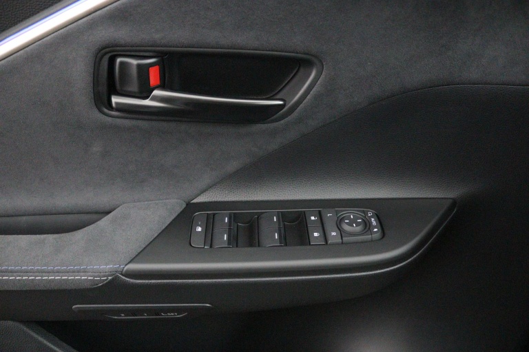 Toyota C-HR - 2.0 Plug-in Hybrid 220 Executive 25