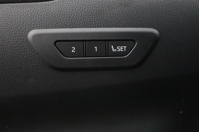 Toyota C-HR - 2.0 Plug-in Hybrid 220 Executive 26